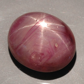 Rubi estrela vermelho natural 36,27ct, corte oval, opaco