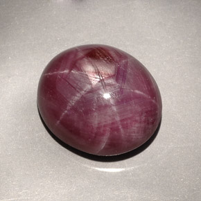 Rubi estrela vermelho natural 27,30ct, corte oval, opaco