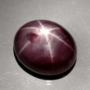 Rubi estrela vermelho natural 24,48ct, corte oval, opaco