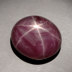 Rubi estrela vermelho natural 28,16ct, corte oval, opaco