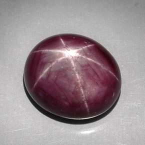 Rubi estrela vermelho natural 30,60ct, corte oval, opaco