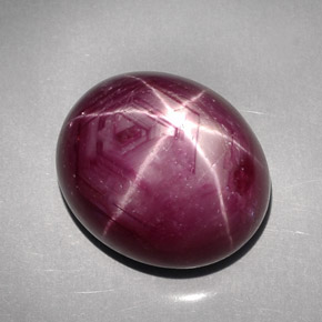 Rubi estrela vermelho natural 48,29ct, corte oval, opaco