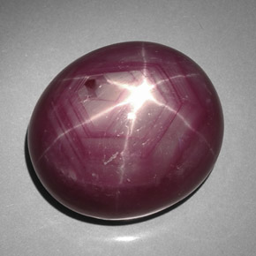 Rubi estrela vermelho natural 50,61ct, corte oval, opaco