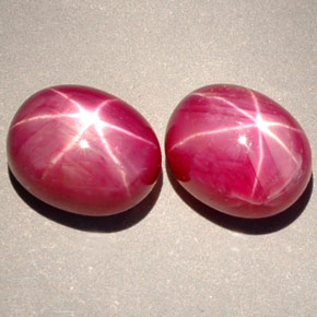 Pedras preciosas de rubi estrela vermelho natural de  ct, corte oval, opaco