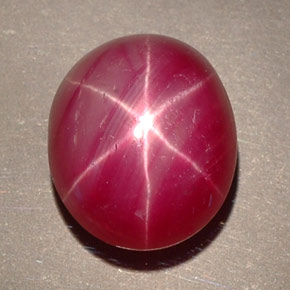 Rubi estrela vermelho natural 7,44ct, corte oval, opaco