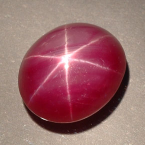 Rubi estrela vermelho natural 7,44ct, corte oval, opaco