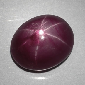 Rubi estrela vermelho natural 6,56ct, corte oval, opaco