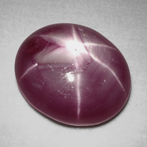 Rubi estrela vermelho natural 6,68ct, corte oval, opaco