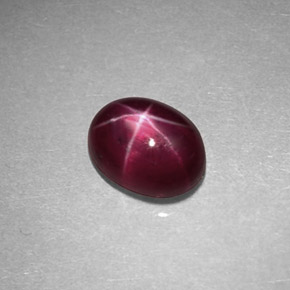 Rubi estrela vermelho natural 0,89ct, corte oval, opaco