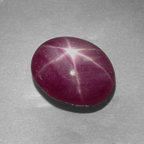 Rubi estrela vermelho natural 4,84ct, corte oval, opaco