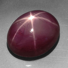 Rubi estrela vermelho natural 5,48ct, corte oval, opaco