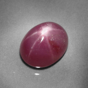 Rubi estrela vermelho natural 2,20ct, corte oval, opaco