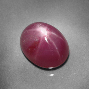 Rubi estrela vermelho natural 2,20ct, corte oval, opaco