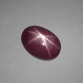Rubi estrela vermelho natural 1,80ct, corte oval, opaco