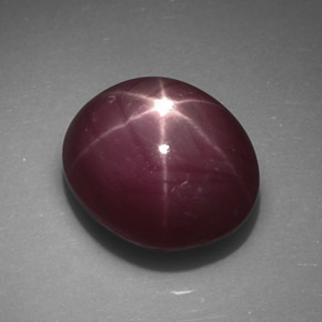 Rubi estrela vermelho natural 5,46ct, corte oval, opaco