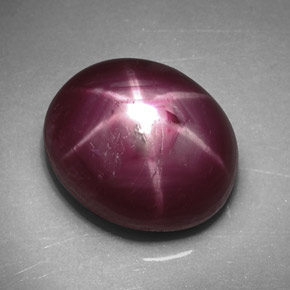 Rubi estrela vermelho natural 5,50ct, corte oval, opaco