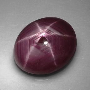Rubi estrela vermelho natural 4,77ct, corte oval, opaco
