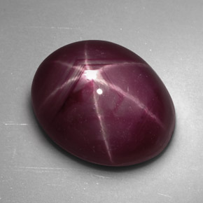 Rubi estrela vermelho natural 4,71ct, corte oval, opaco