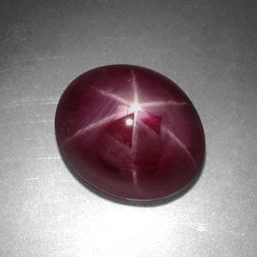 Rubi estrela vermelho natural 5,20ct, corte oval, opaco
