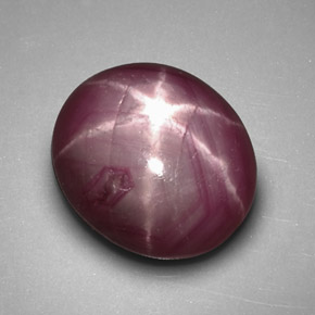 Rubi estrela vermelho natural 3,96ct, corte oval, opaco