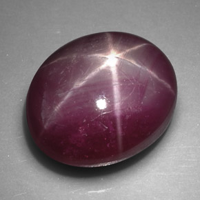 Rubi estrela vermelho natural 5,68ct, corte oval, opaco