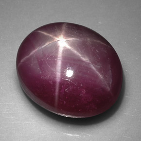 Rubi estrela vermelho natural 5,68ct, corte oval, opaco