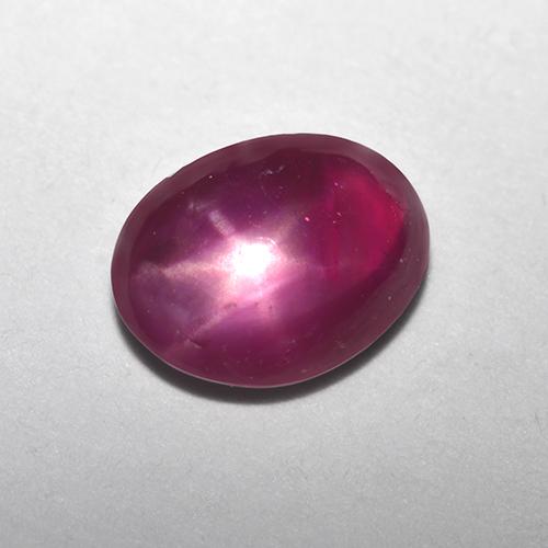 Rubi estrela vermelho natural 0,64ct, corte oval, translúcido