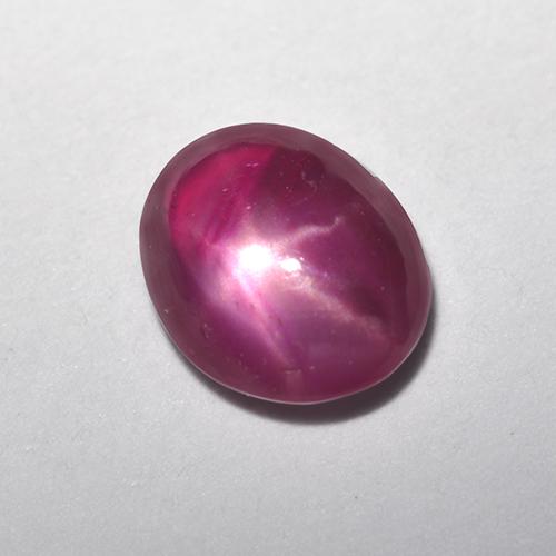 Rubi estrela vermelho natural 0,64ct, corte oval, translúcido