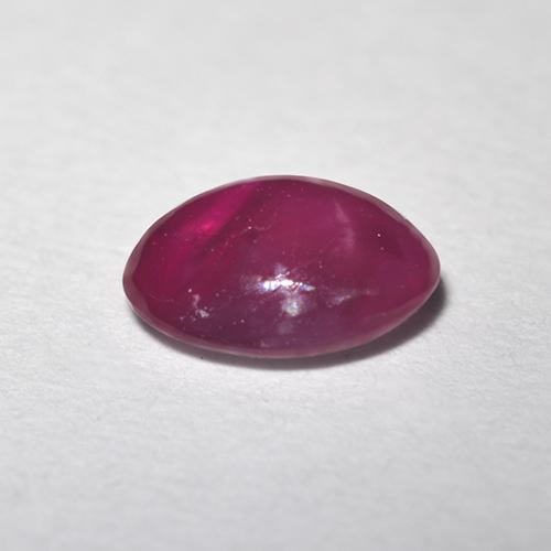 Rubi estrela vermelho natural 0,64ct, corte oval, translúcido