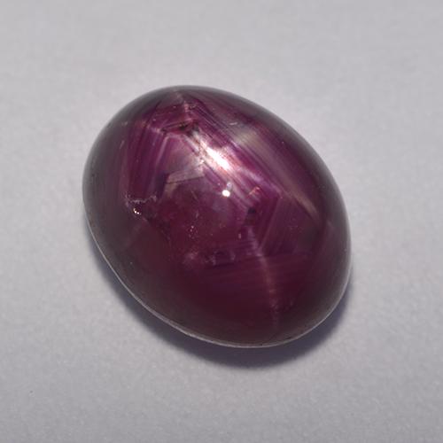 Rubi estrela vermelho natural 5,77ct, corte oval, opaco