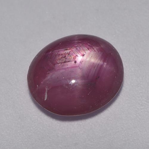 Rubi estrela roxo natural 4,50ct, corte oval, translúcido