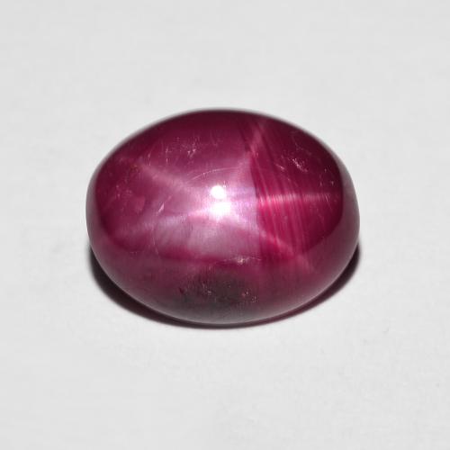 Rubi estrela vermelho natural 4,41ct, corte oval, opaco