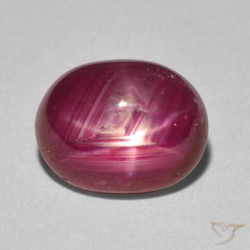 4.42ct Natural Vinho Tinto Profundo rubi estrela, oval, Opaco