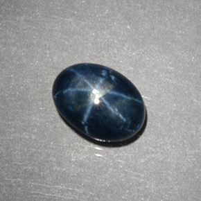 Safira estrela azul natural 2,31ct, corte oval, opaco
