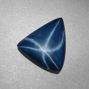 Safira estrela azul natural 5,57ct, trillion, opaco