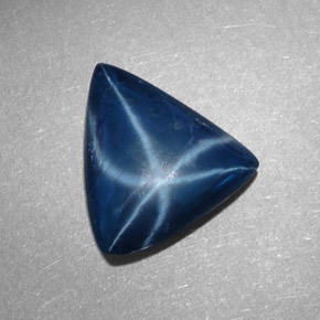 Safira estrela azul natural 5,57ct, trillion, opaco