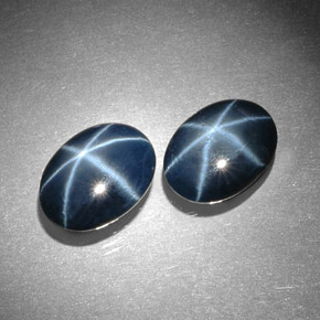 Pedras preciosas de safira estrela azul natural de  ct, corte oval, opaco