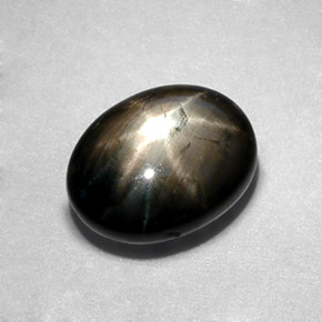 Safira estrela preto natural 2,30ct, corte oval, opaco