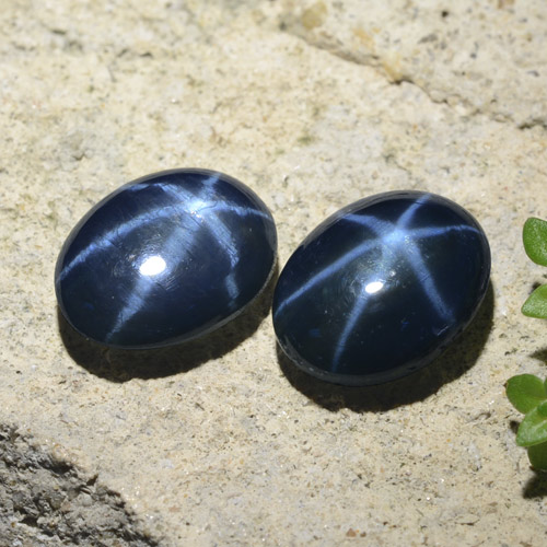 Pedras preciosas de safira estrela azul natural de 5,07 ct, corte oval, opaco