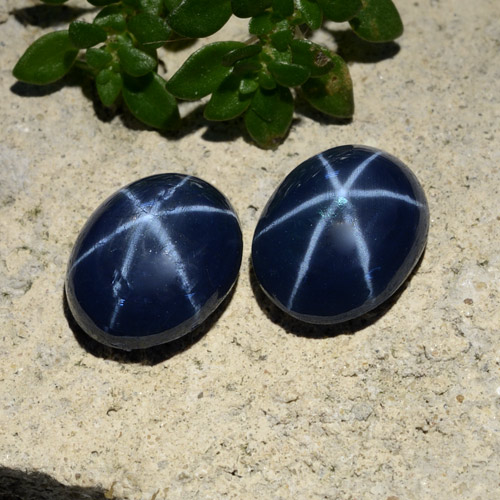 Pedras preciosas de safira estrela azul natural de 5,09 ct, corte oval, opaco