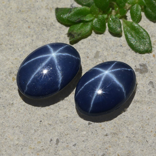Pedras preciosas de safira estrela azul natural de 1,88 ct, corte oval, opaco