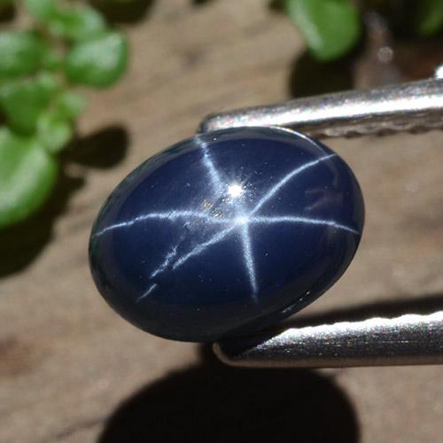 Safira estrela azul natural 1,58ct, corte oval, opaco