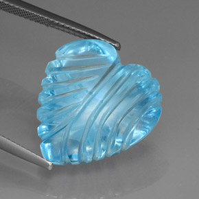 Topázio azul natural 27,79ct, formato de coração, transparente