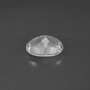 Topázio branco natural 1,55ct, corte oval, VS
