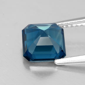 Topázio azul natural 2,19ct, corte esmeralda, VS