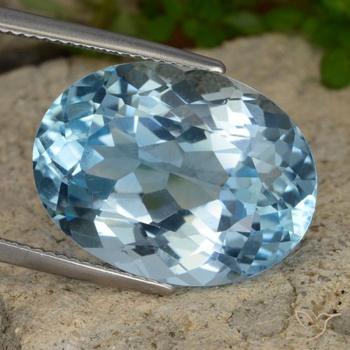 22.93ct Natural Azul Suíço Topázio, oval, VVS-VS
