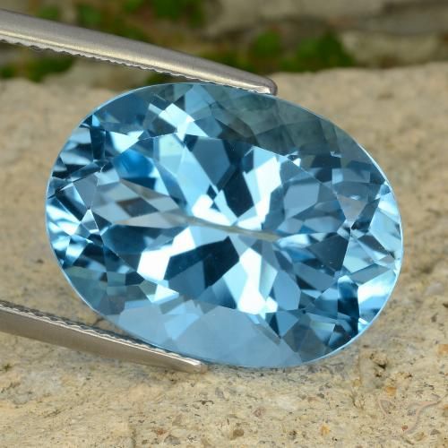 22.63ct Natural Azul Suíço Topázio, oval, VVS