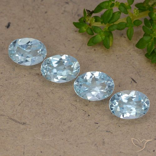3.51ctw Natural Céu azul Topázio, oval, VVS-VS