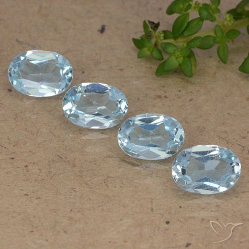 3.66ctw Natural Céu azul Topázio, oval, VVS-VS