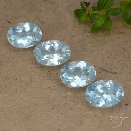 3.64ctw Natural Céu azul Topázio, oval, VVS-VS